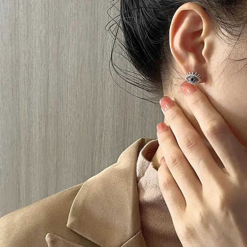 YILUOCD 925 Sterling Silver Zircone Blu Evil Eye Orecchini con perno per le donne Semplice Demon Eyes Piercing Gioielli Regalo di Capodanno